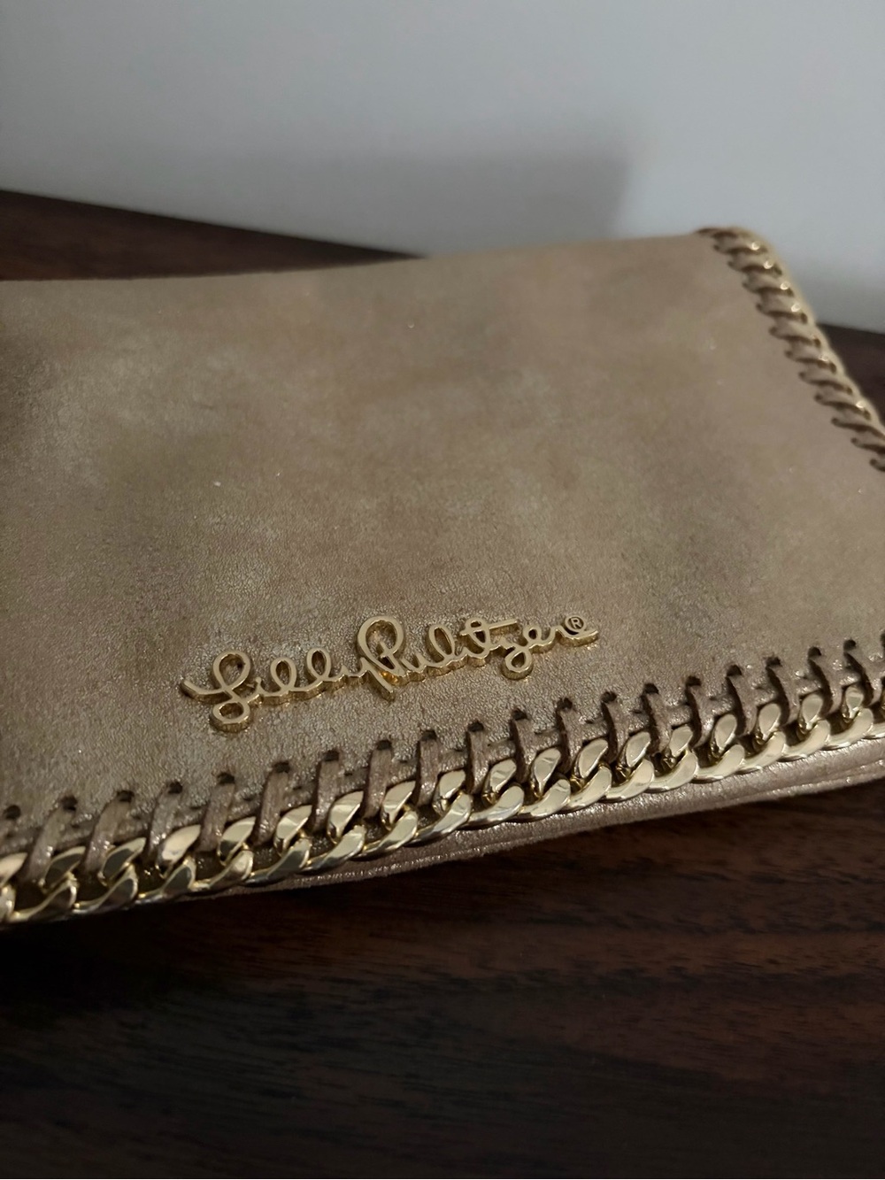Lilly Pulitzer Gold Metallic Crush Clutch Chain Trim Bag - Picture 2 of 7
